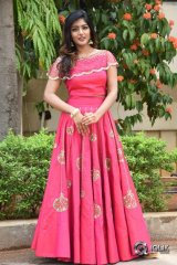 Eesha Rebba At Ami Thumi Movie Pre Release Function